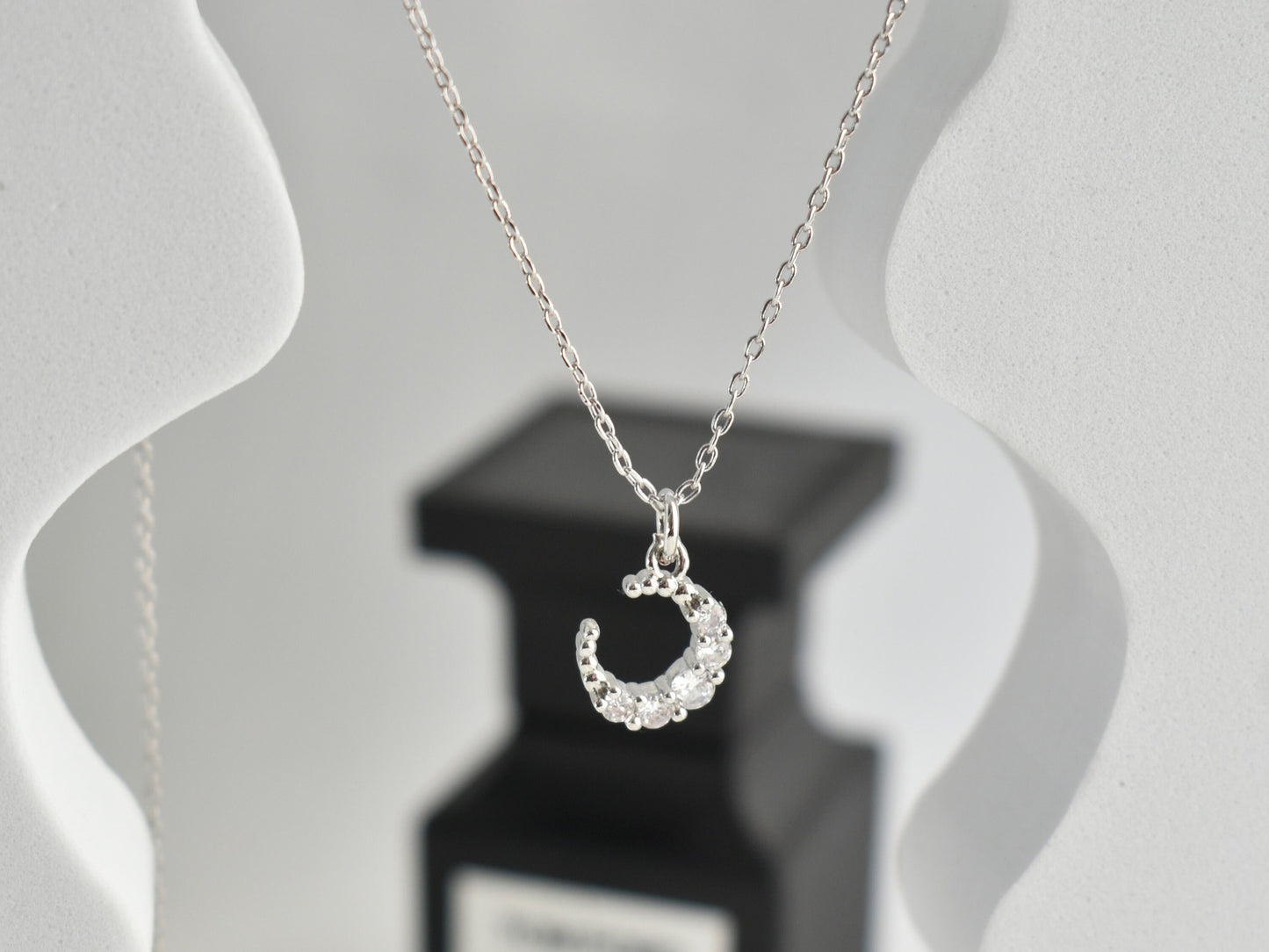 SIlver Cresent Moon Necklace