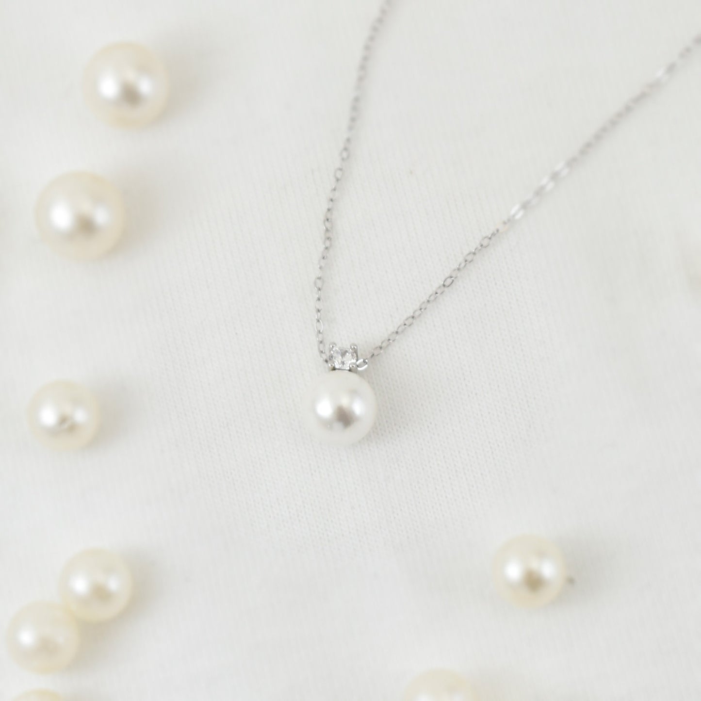 Minimalist Pearl Necklace
