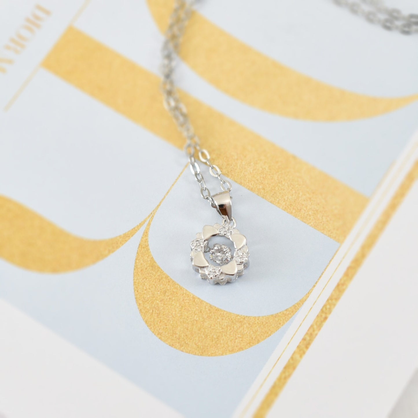 Snowflake Sliver Necklace with Zircon