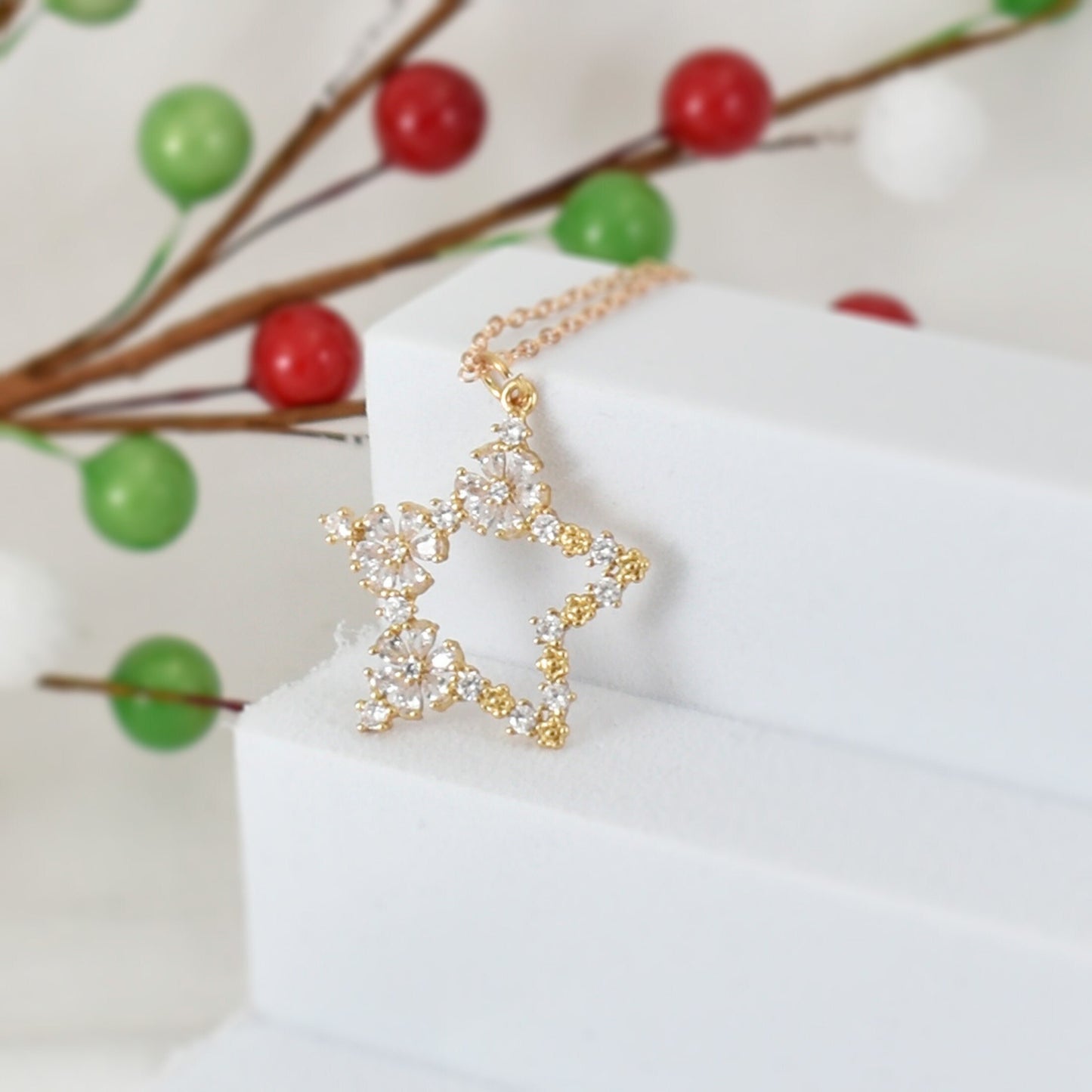 Large Golden Crystallized Star Sweater Chain
