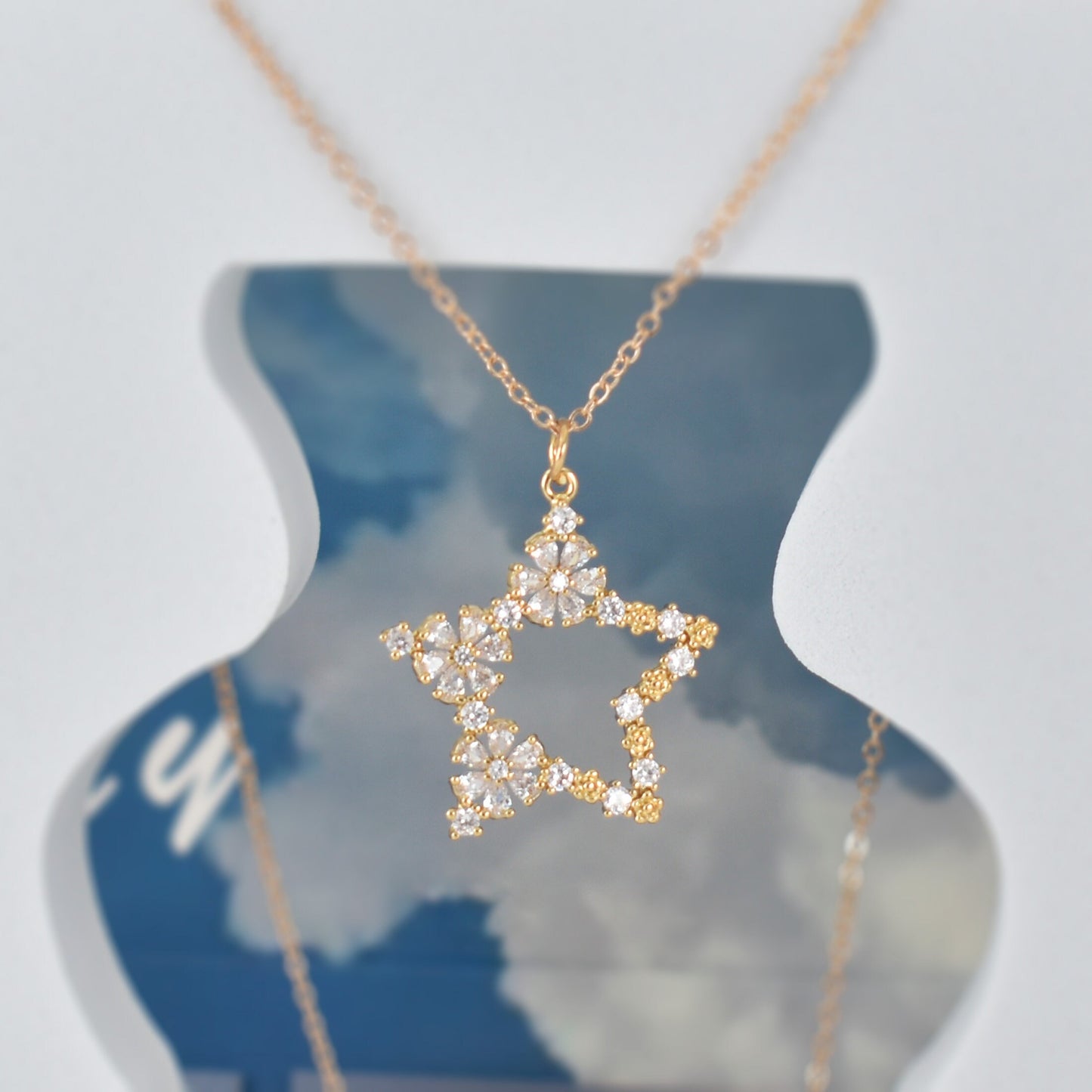 Large Golden Crystallized Star Sweater Chain