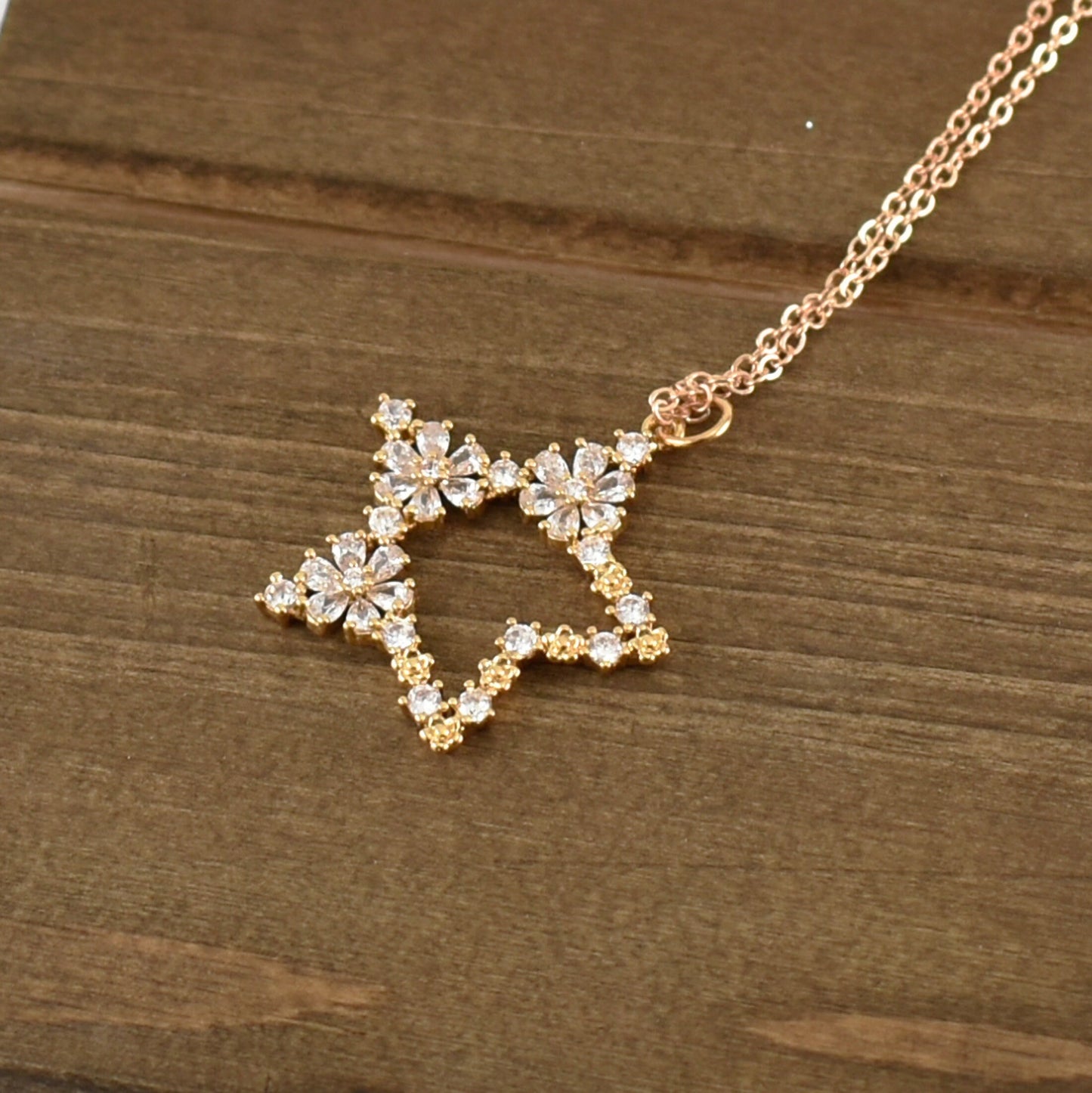 Large Golden Crystallized Star Sweater Chain