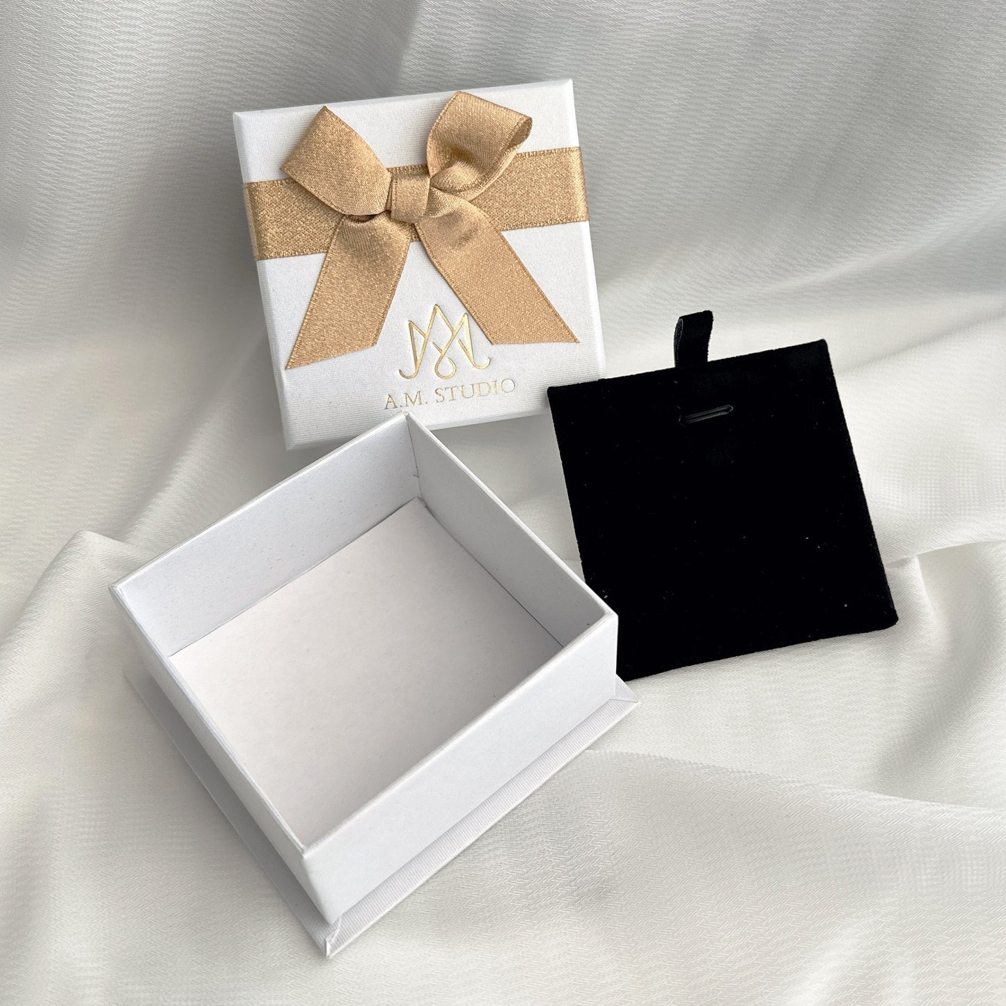 Minimalist Pearl Necklace