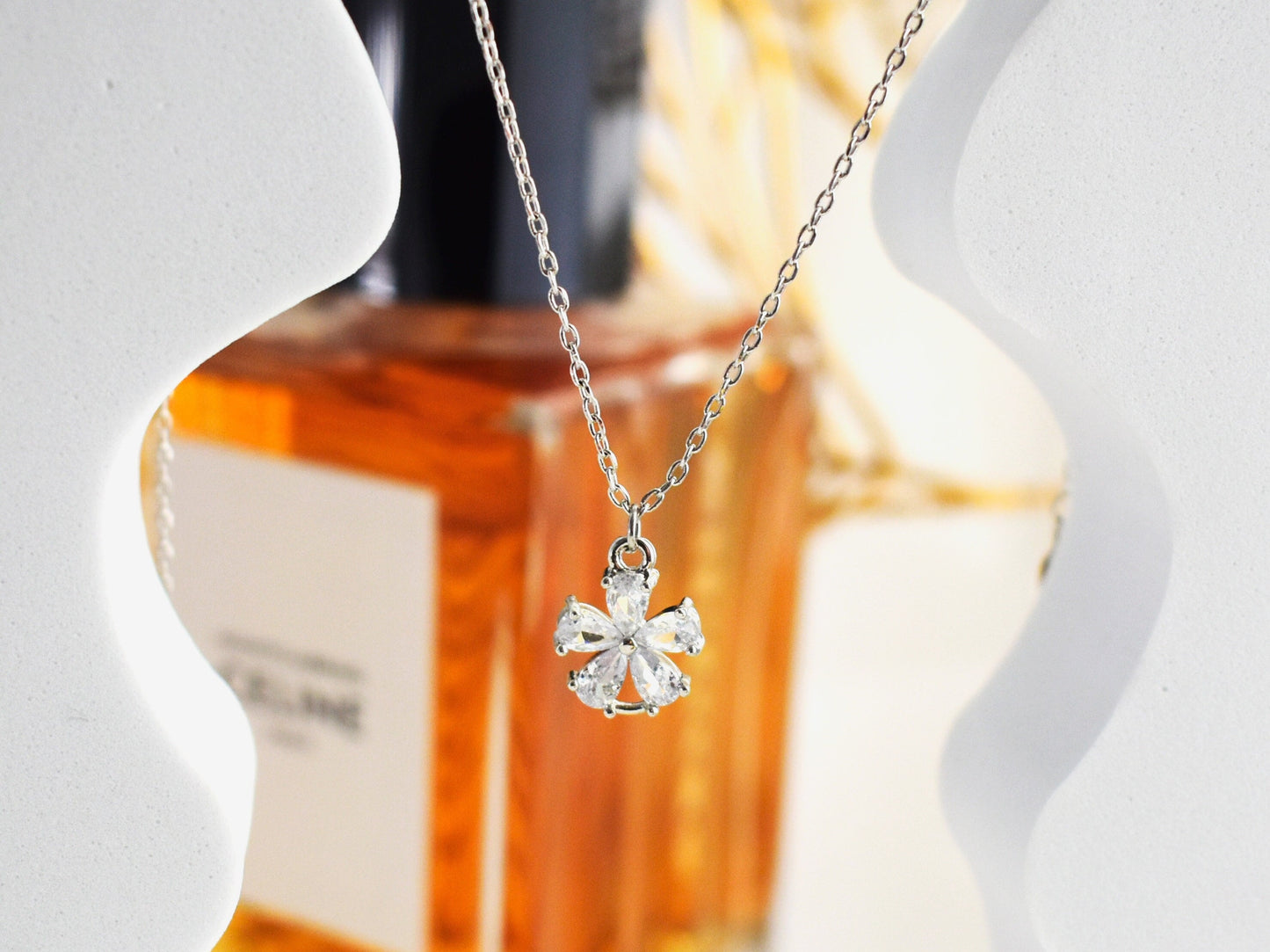 Silver Concaving Daisy Necklace